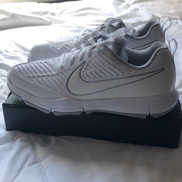 Nike Shoes - Nike Golf style AA 1846-101S9 size 7